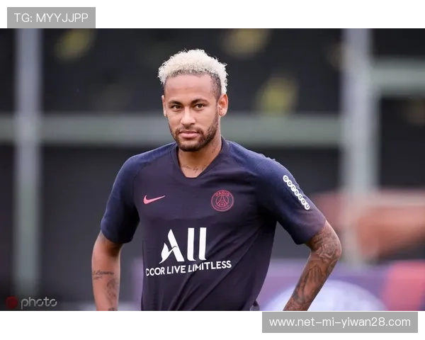 帕尼尼球星卡足球肥包全新发布限量版，收藏爱好者必备珍藏套装